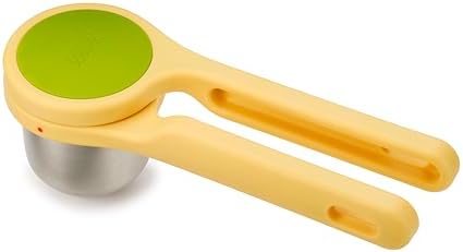 Joseph Joseph Helix Citrus Press Juicer, Ergonomic Twist action hand press by Unknown