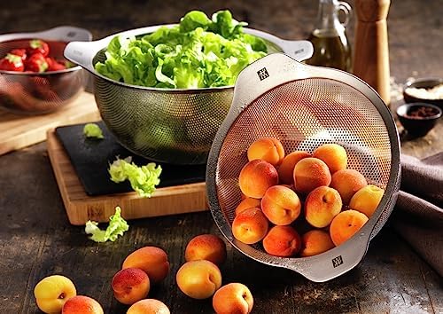 Zwilling 6.2-inch 18/10 Stainless Steel Strainer - Image 4