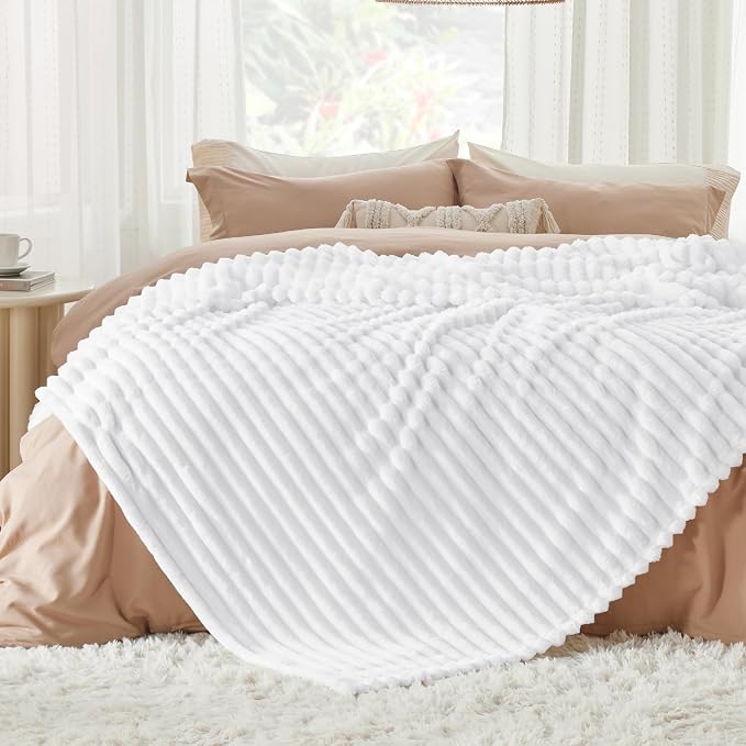 Bedsure Soft Queen Size Blanket - Image 3